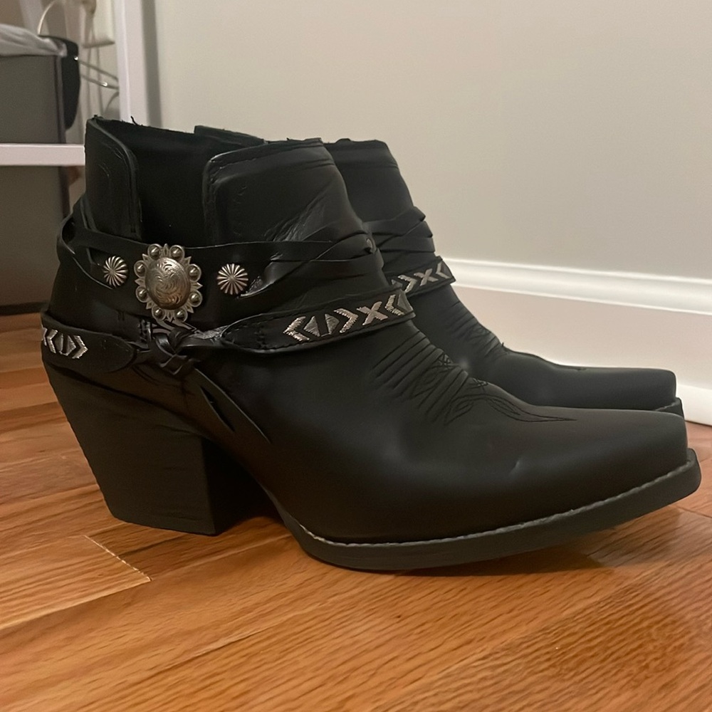 Durango women’s western boots booties 7.5